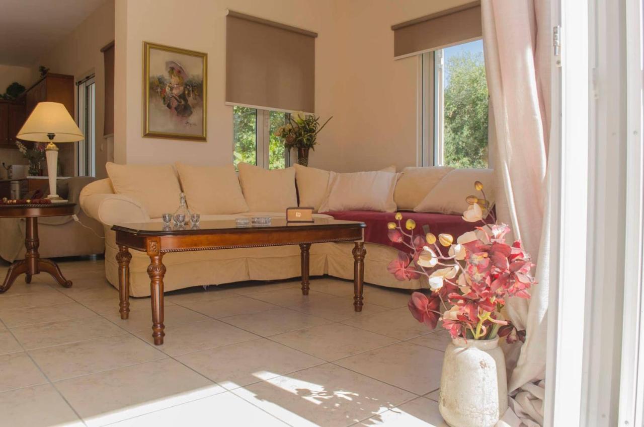 Villa Aretaki Kalamaki 外观 照片